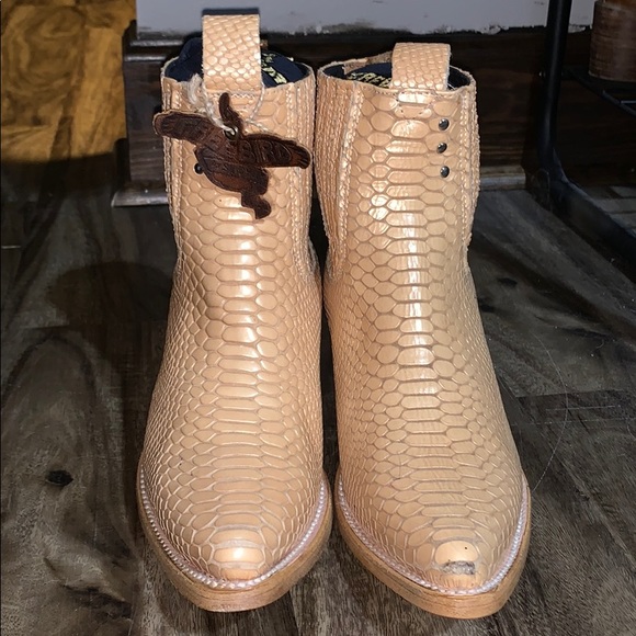 FreeBird boots! - Picture 3 of 3